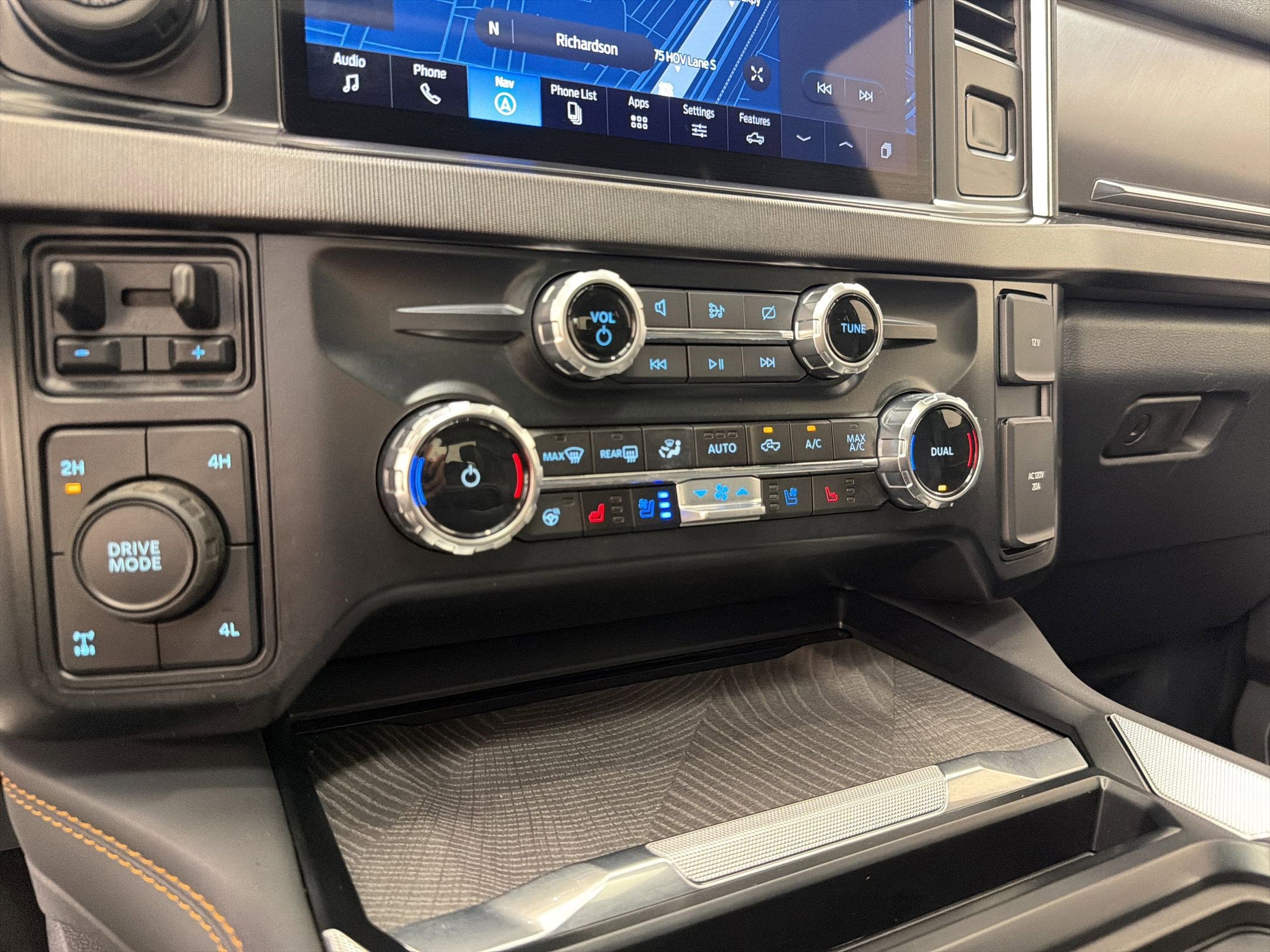 Certified 2024 Ford F250 Platinum AWD/4WD image 18