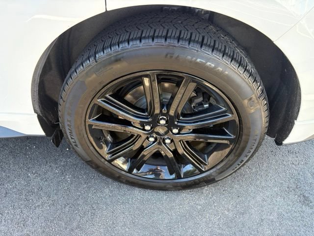 Certified 2022 Ford Edge ST-Line w/ Class II Trailer Tow Package AWD/4WD image 11