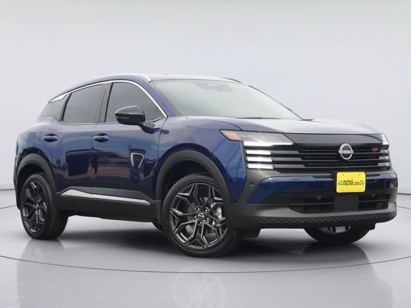 Used 2026 Nissan Kicks SR w/ SR Premium Package FWD image 2