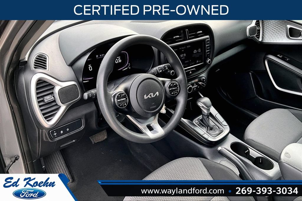 Used 2023 Kia Soul LX w/ Option Group 015 FWD image 14