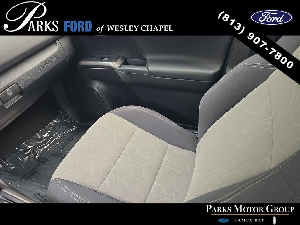 Used 2022 Toyota Tacoma TRD Off-Road image 12