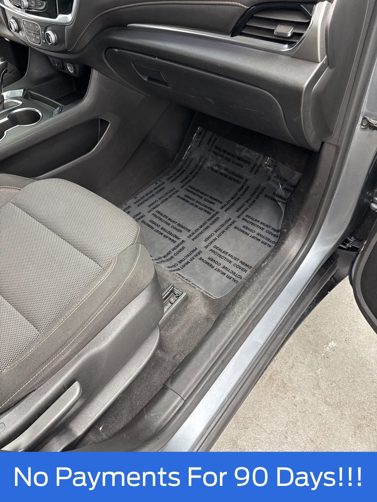 Used 2020 Chevrolet Traverse LT image 26