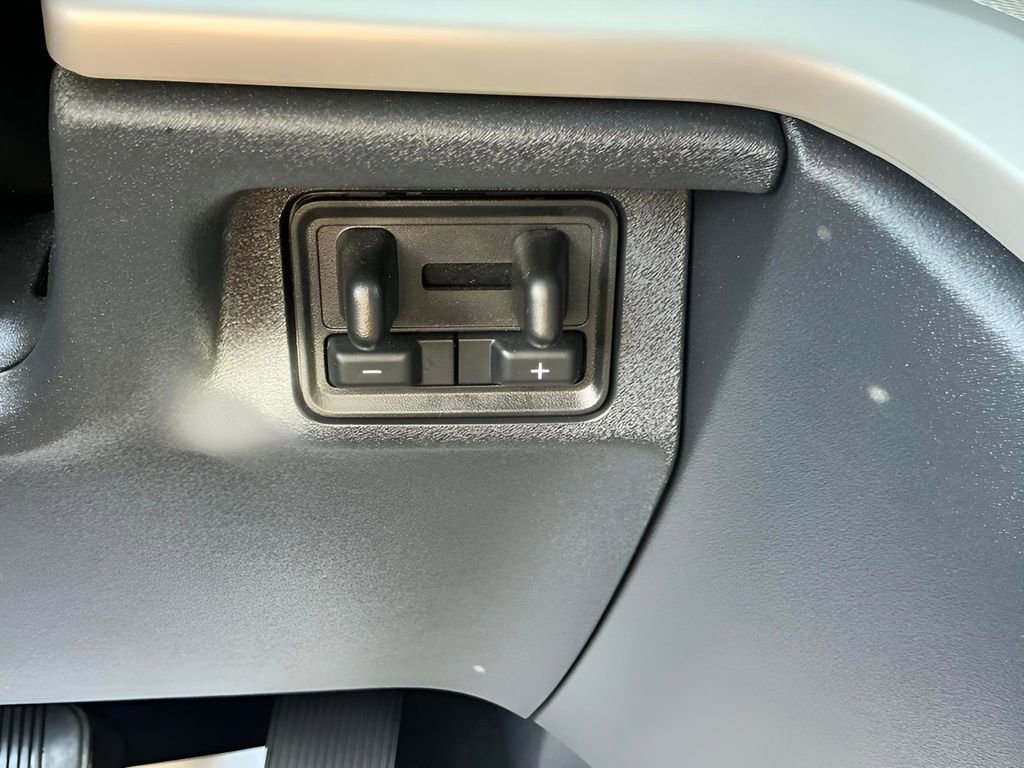 Certified 2025 Ford Expedition Active AWD/4WD image 38