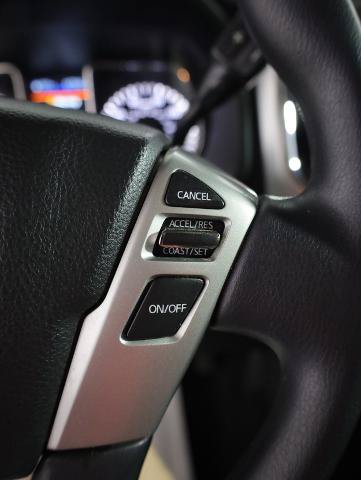 Used 2019 Nissan Titan SV AWD/4WD image 18