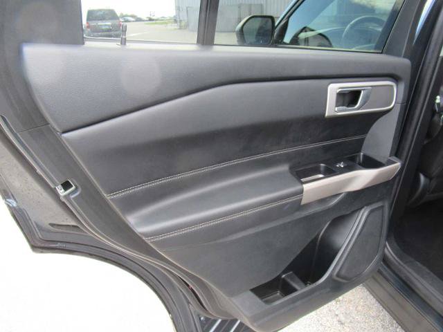 Certified 2023 Ford Explorer XLT w/ Equipment Group 202A AWD/4WD image 17