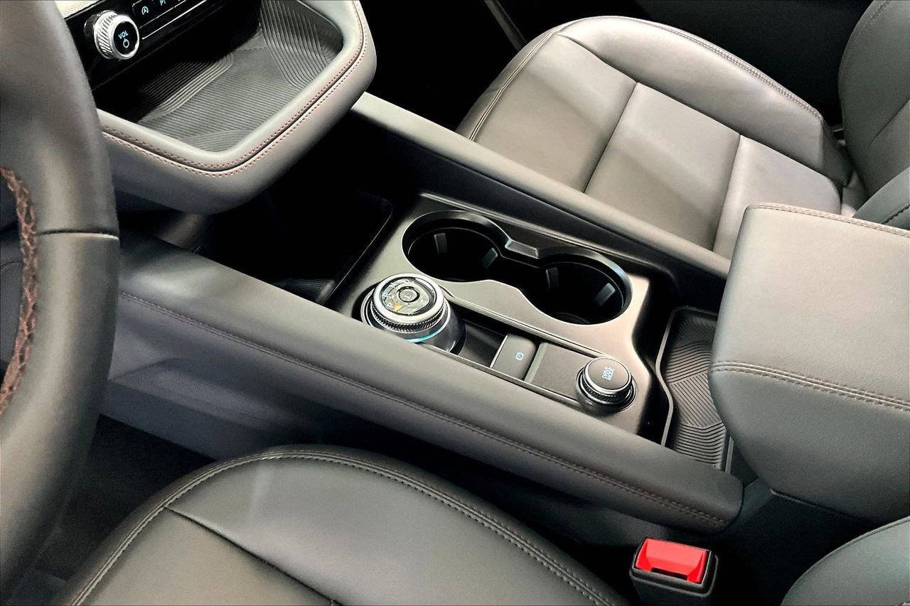 Certified 2026 Ford Explorer Active w/ Active Comfort Package image 17