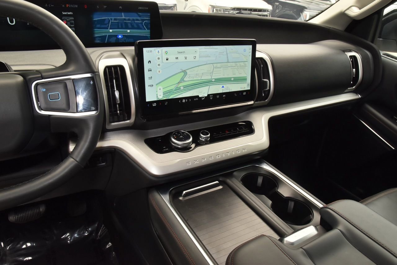 Certified 2025 Ford Expedition Active AWD/4WD image 28