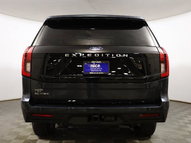 Certified 2025 Ford Expedition Active image 3