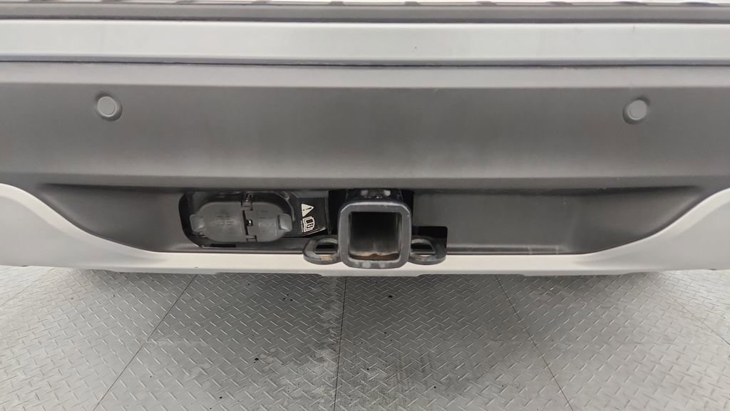 Certified 2020 Ford Explorer Limited w/ Class III Trailer Tow Package image 16