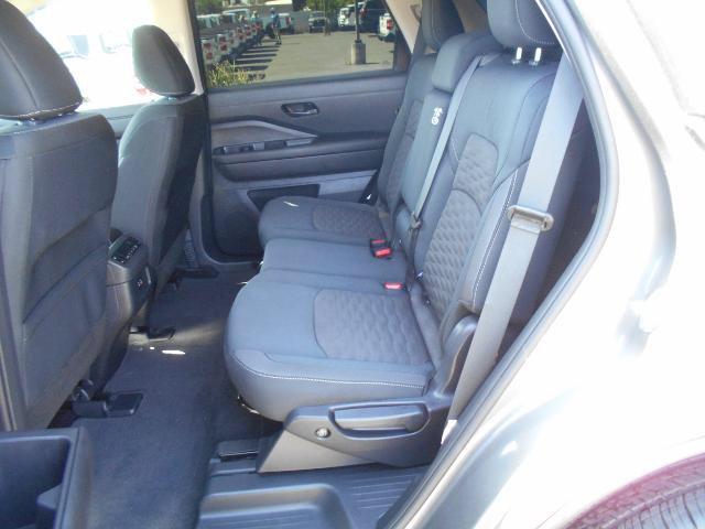 Used 2025 Nissan Pathfinder SV w/ Cargo Package AWD/4WD image 8