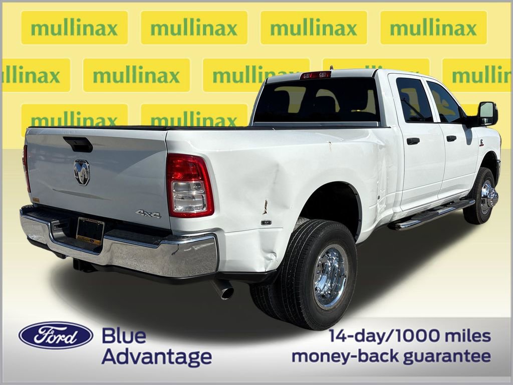 Used 2024 RAM 3500 Tradesman w/ Chrome Appearance Group AWD/4WD image 4