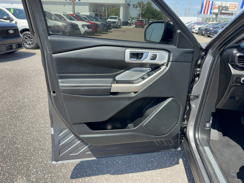 Certified 2023 Ford Explorer Limited w/ Limited Technology Package image 8