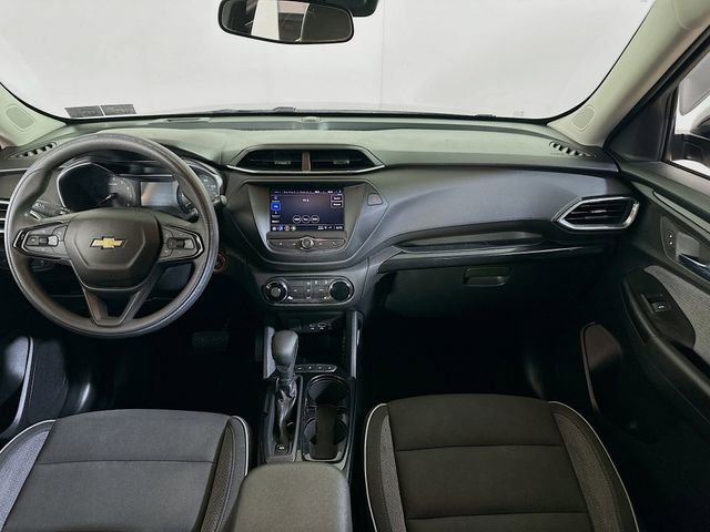 Used 2022 Chevrolet TrailBlazer LT w/ LPO, Blackout Package image 14