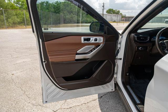 Certified 2023 Ford Explorer King Ranch w/ Technology Package RWD image 11