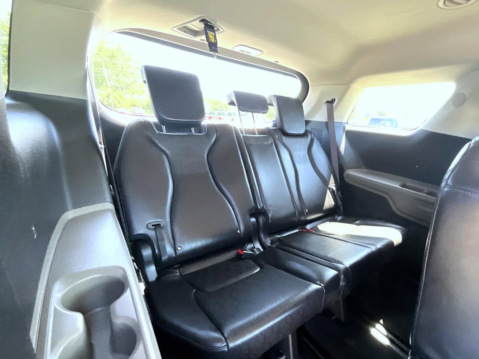 Used 2025 Kia Carnival FWD image 19