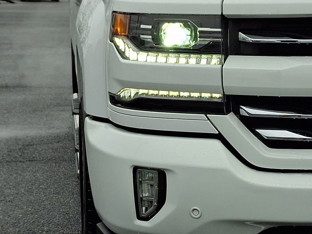 Used 2017 Chevrolet Silverado 1500 LTZ Z71 w/ LTZ Plus Package image 9