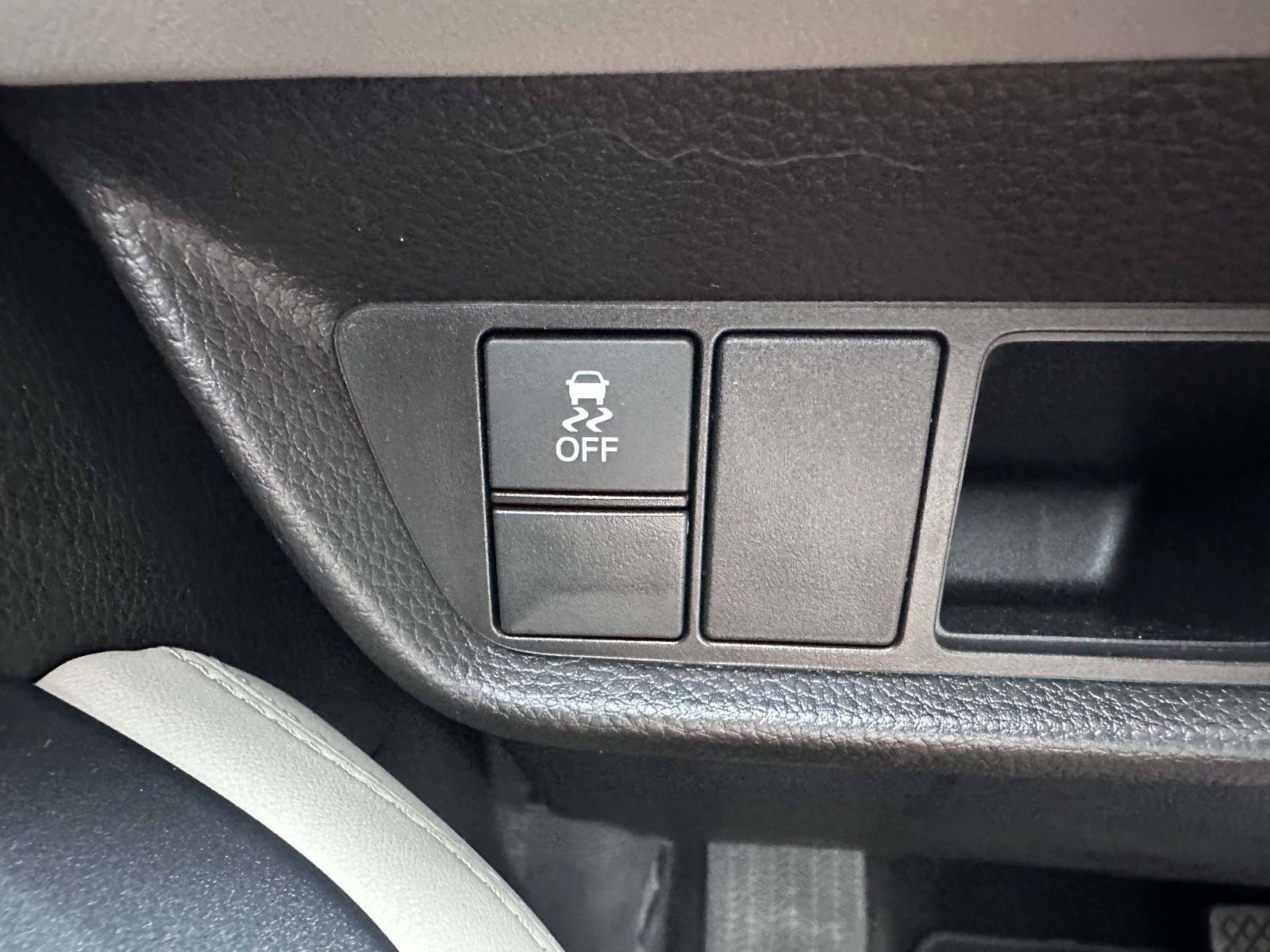 Used 2023 Honda HR-V LX image 15
