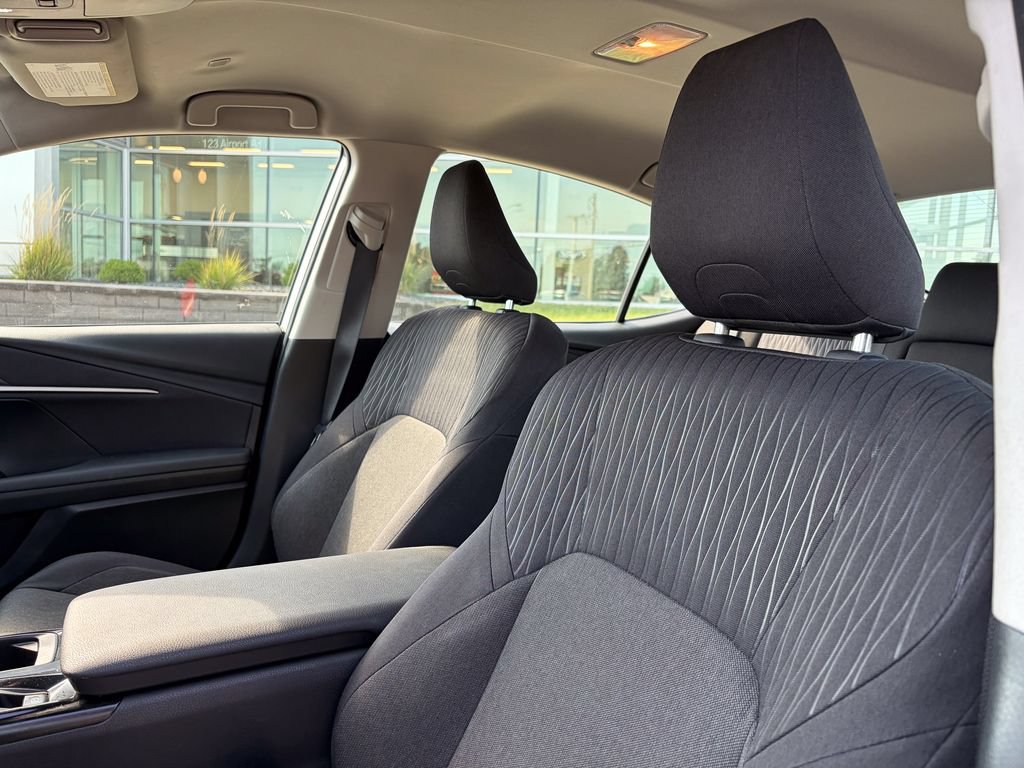 Used 2025 Toyota Camry LE FWD image 10