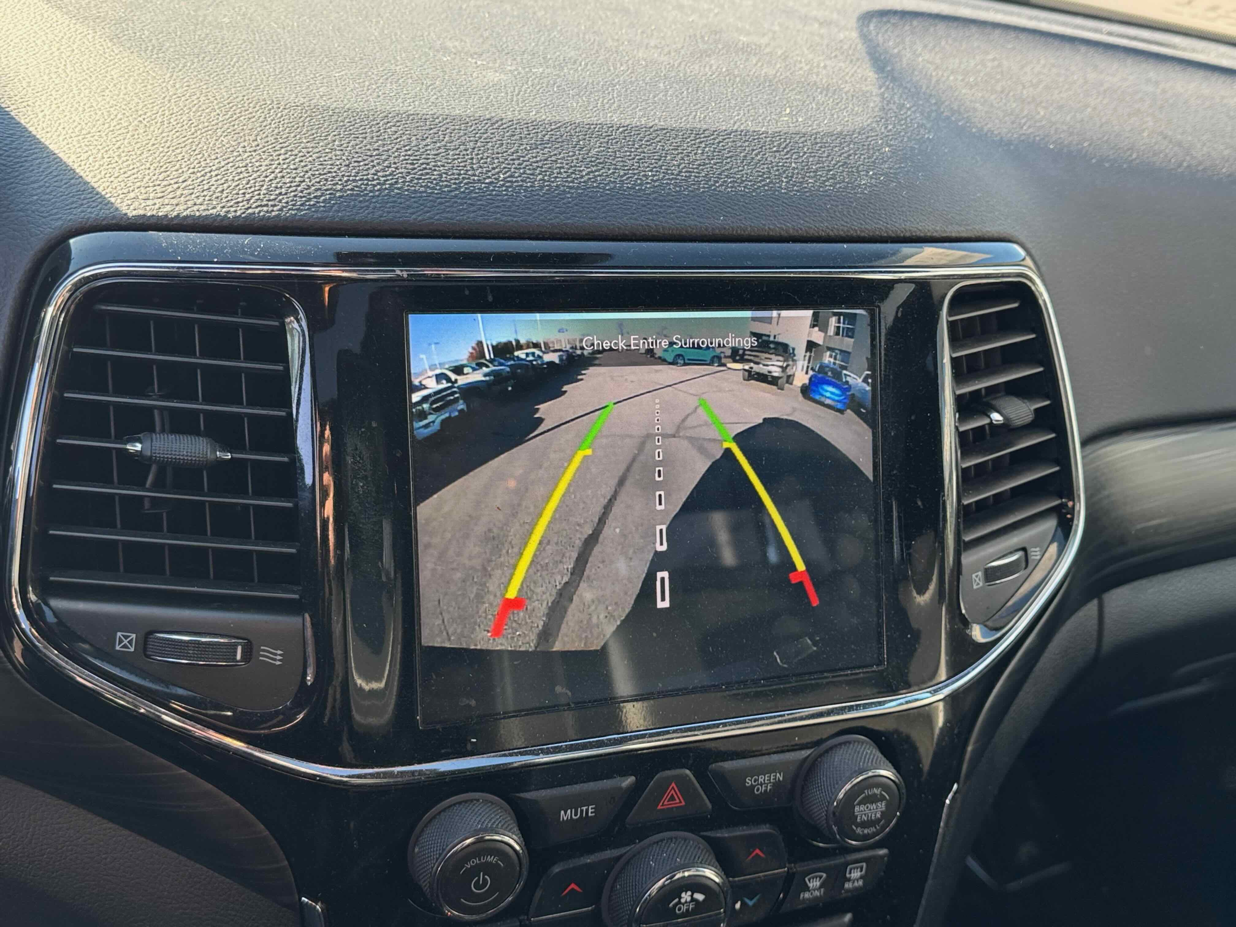 Used 2021 Jeep Grand Cherokee Laredo X image 23