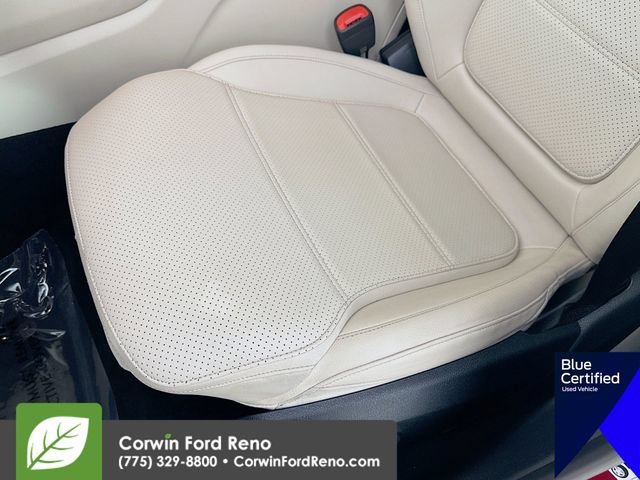 Used 2024 Mercedes-Benz GLC 300 4MATIC image 23