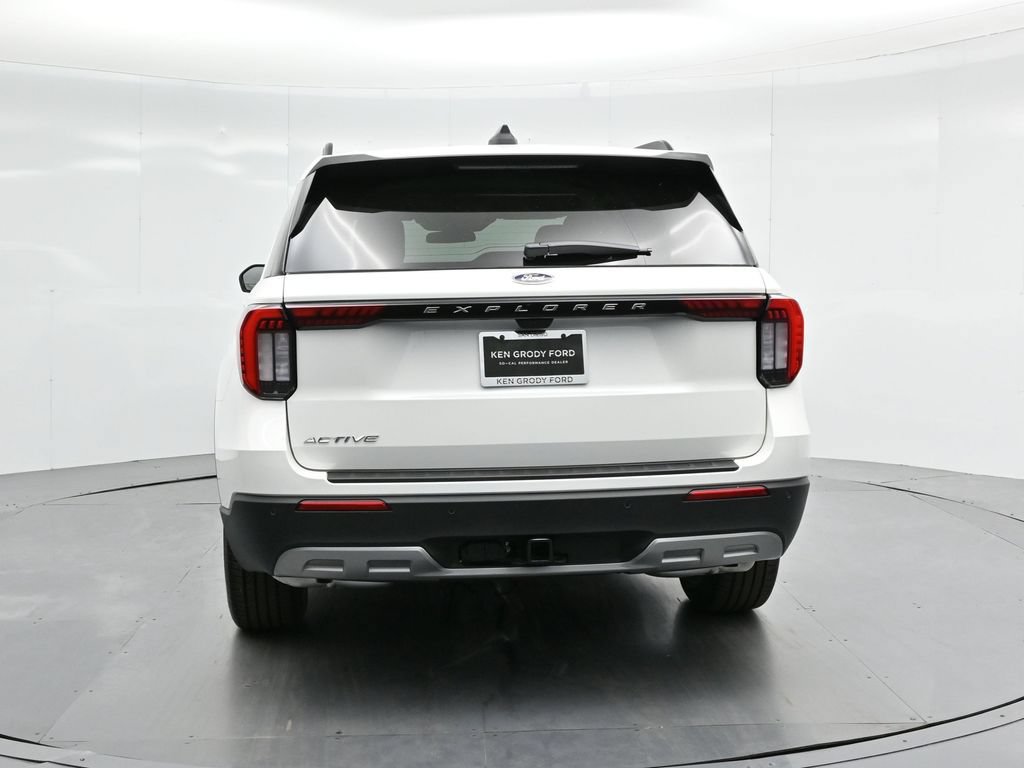 Certified 2025 Ford Explorer Active RWD image 28
