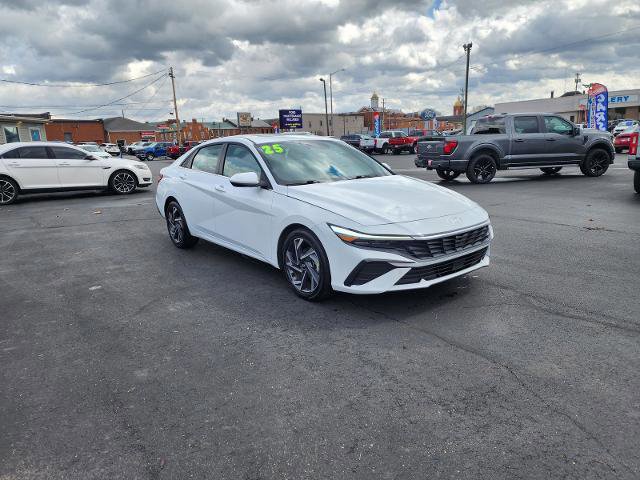 Used 2025 Hyundai Elantra SEL FWD image 7