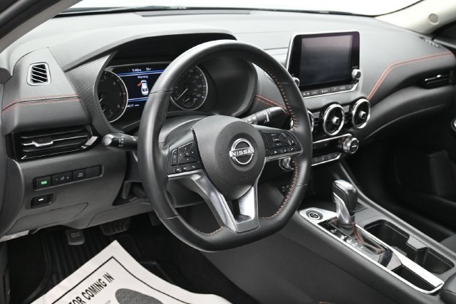 Used 2025 Nissan Sentra SR FWD image 15