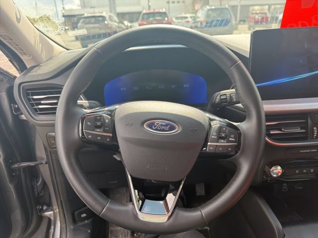 Certified 2025 Ford Escape Platinum AWD/4WD image 3