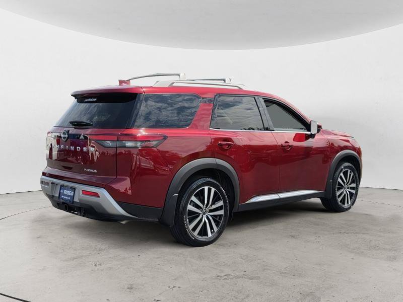 Used 2024 Nissan Pathfinder Platinum FWD image 3