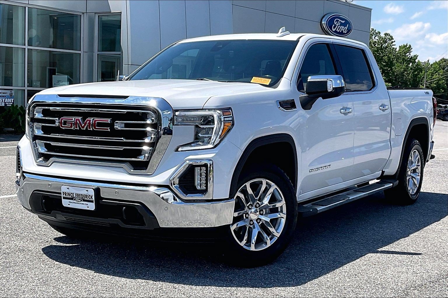 Used 2021 GMC Sierra 1500 SLT w/ SLT Premium Plus Package AWD/4WD image 3