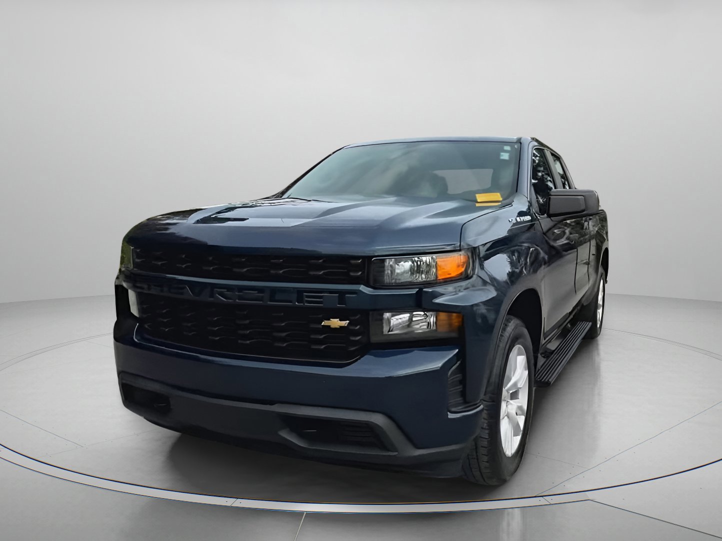Used 2019 Chevrolet Silverado 1500 Custom w/ Custom Convenience Package image 2