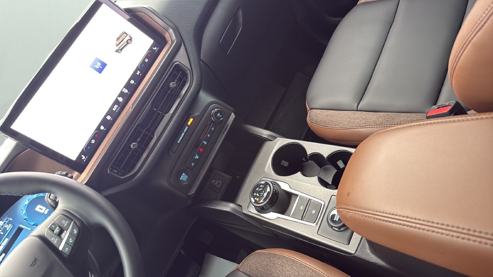Certified 2025 Ford Bronco Sport Outer Banks w/ Outer Banks Tech Package+ AWD/4WD image 20