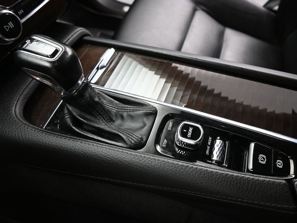 Used 2017 Volvo XC90 T5 Momentum w/ Vision Package image 42