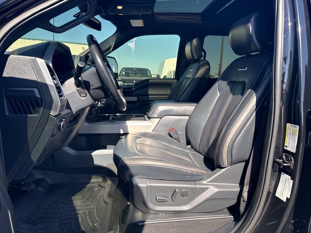 Certified 2022 Ford F450 Platinum w/ Camper Package AWD/4WD image 9