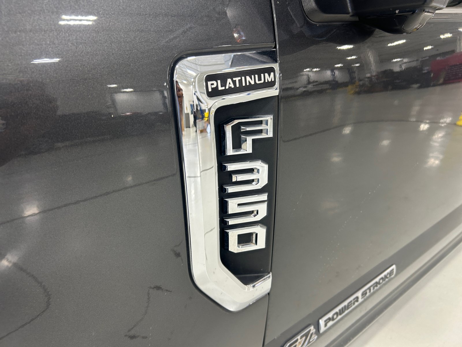 Certified 2018 Ford F350 Platinum w/ Platinum Ultimate Package AWD/4WD image 8