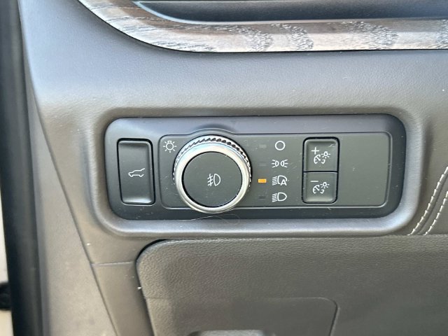 Certified 2021 Ford Explorer Platinum w/ Equipment Group 601A AWD/4WD image 38