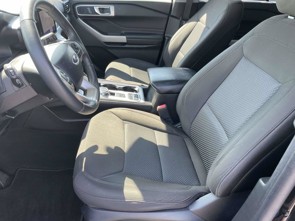 Certified 2023 Ford Explorer XLT RWD image 13