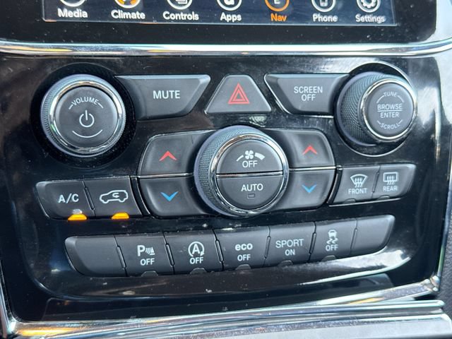 Used 2022 Jeep Grand Cherokee Laredo X AWD/4WD image 19