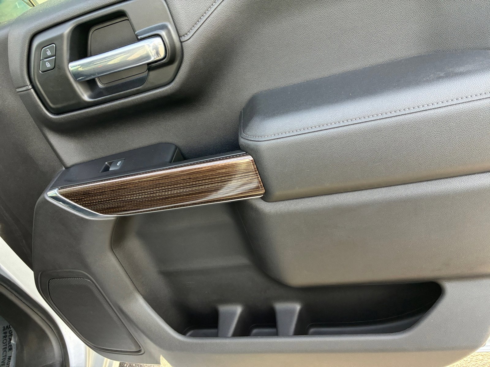 Used 2020 Chevrolet Silverado 1500 LT w/ All-Star Edition image 16