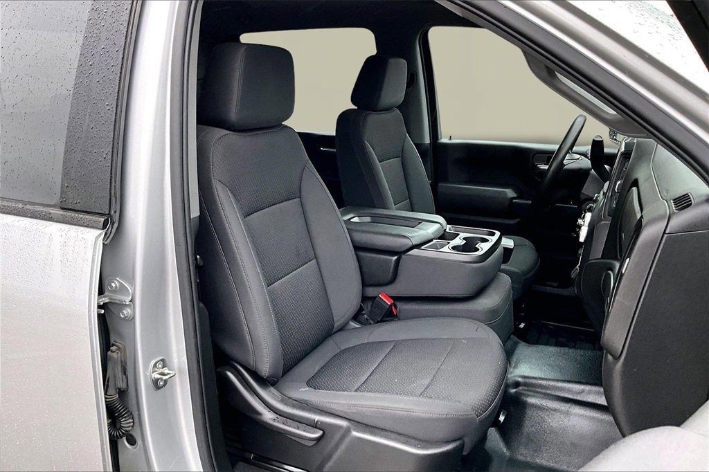 Used 2022 GMC Sierra 2500 Pro w/ Convenience Package image 9