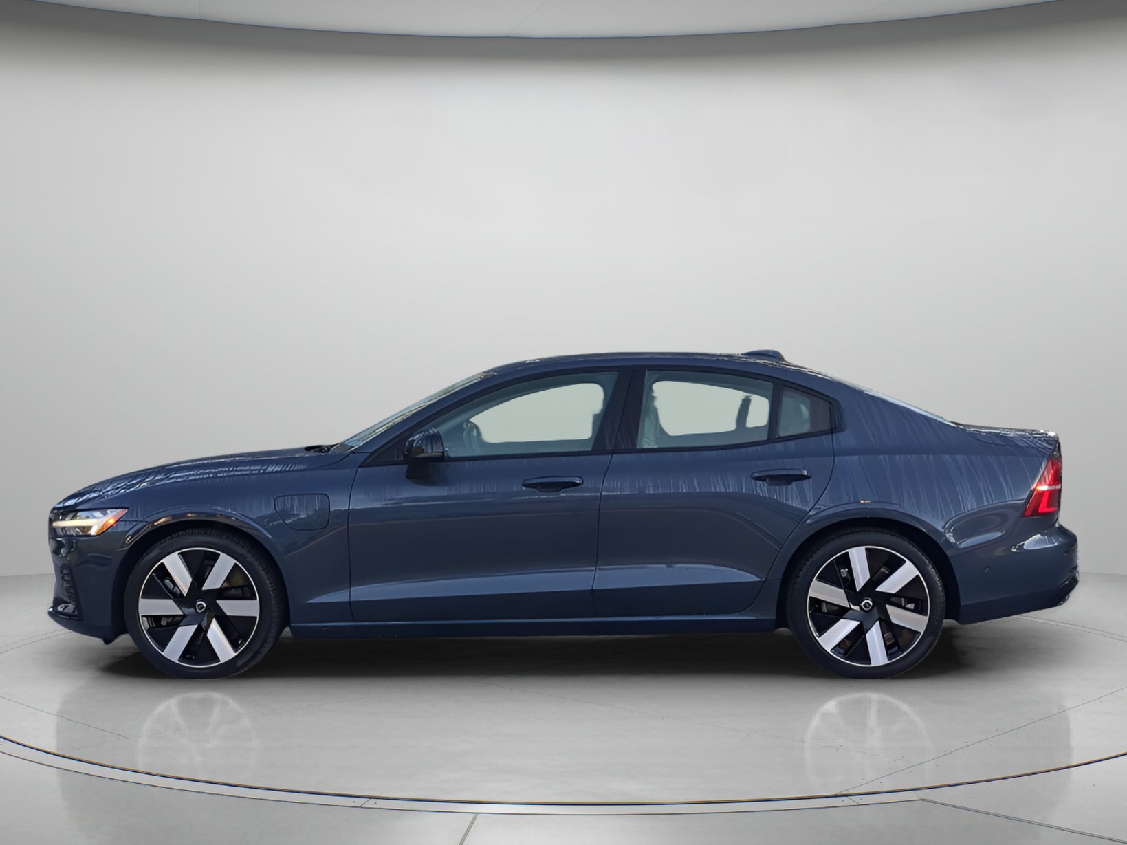 Used 2024 Volvo S60 T8 Ultimate AWD/4WD image 43
