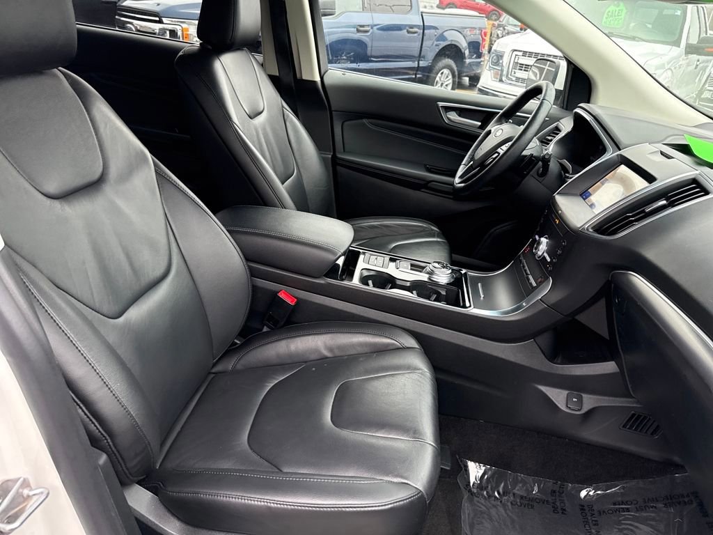 Certified 2020 Ford Edge Titanium w/ Class II Trailer Tow Package image 8
