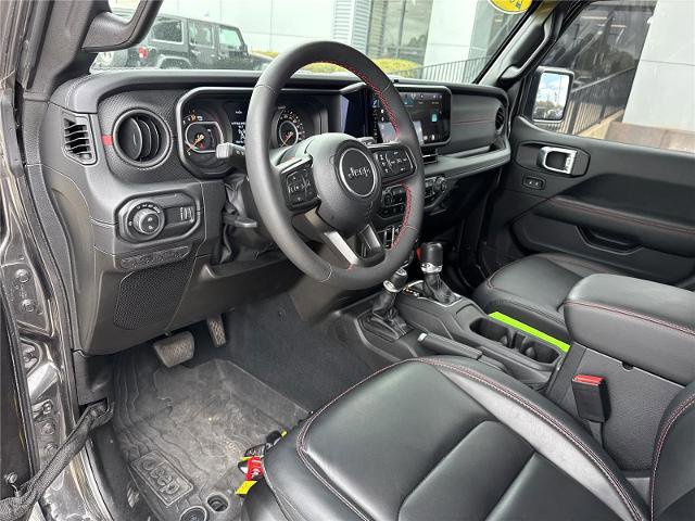 Used 2024 Jeep Gladiator Rubicon w/ Technology Group image 25
