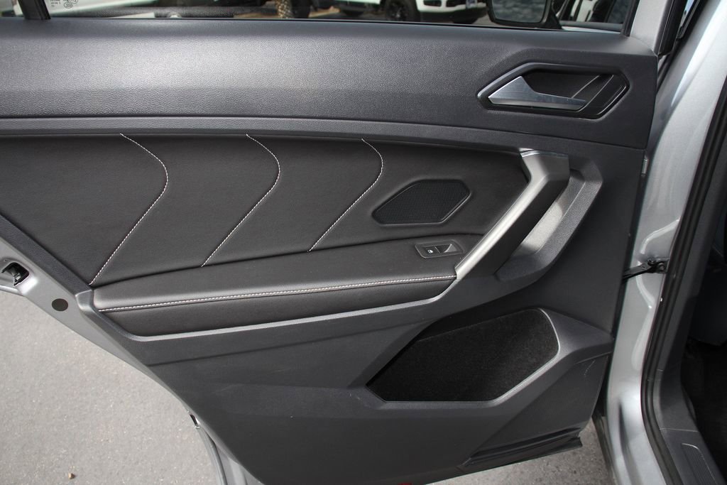 Used 2022 Volkswagen Tiguan SE R-Line FWD image 20