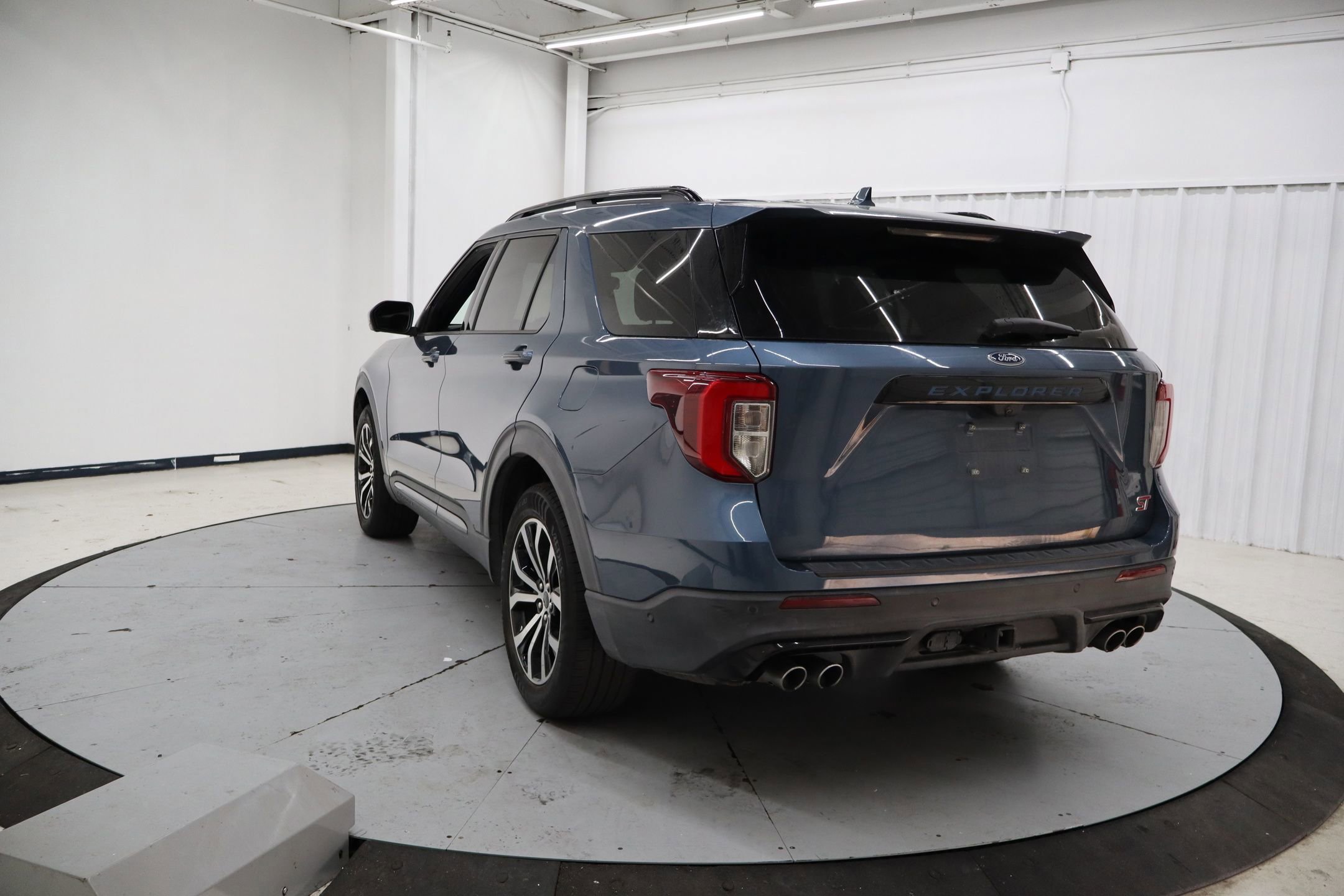 Certified 2020 Ford Explorer ST w/ Premium Technology Package image 5