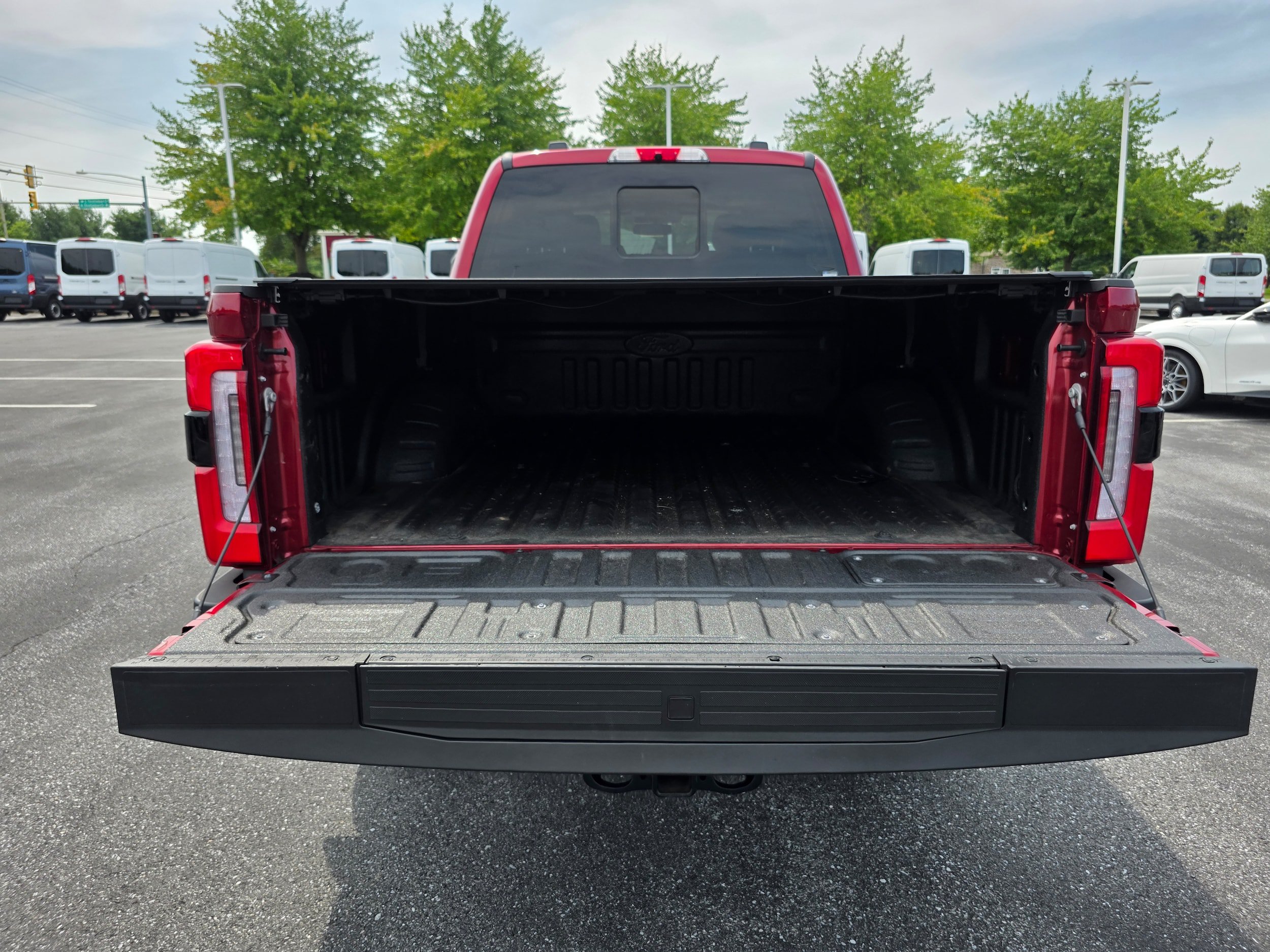 Certified 2026 Ford F250 Platinum w/ Platinum Plus Package AWD/4WD image 9