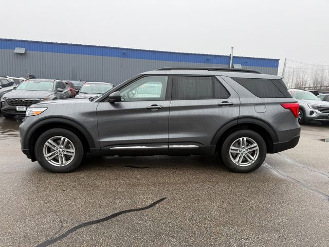 Certified 2022 Ford Explorer XLT w/ Equipment Group 202A image 2
