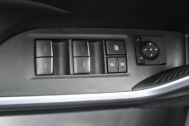 Used 2025 Toyota RAV4 XLE AWD/4WD image 7