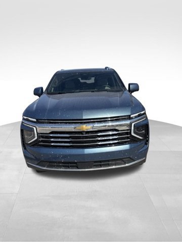 Used 2025 Chevrolet Suburban LT RWD image 3