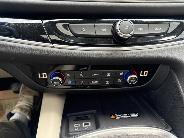 Used 2022 Buick Enclave Avenir w/ Avenir Technology Package AWD/4WD image 26